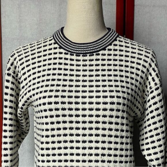 Stewart’s Vintage White & Blue Pullover Crewneck Knit Sweater (Size: Small) - Picture 12 of 12